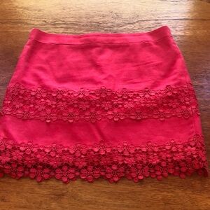 Jcrew size 6, coral pink, pencil skirt with delicate crochet appliqué